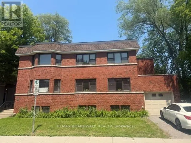 Multiplex at 2 - 379 STEWART STREET, Ottawa