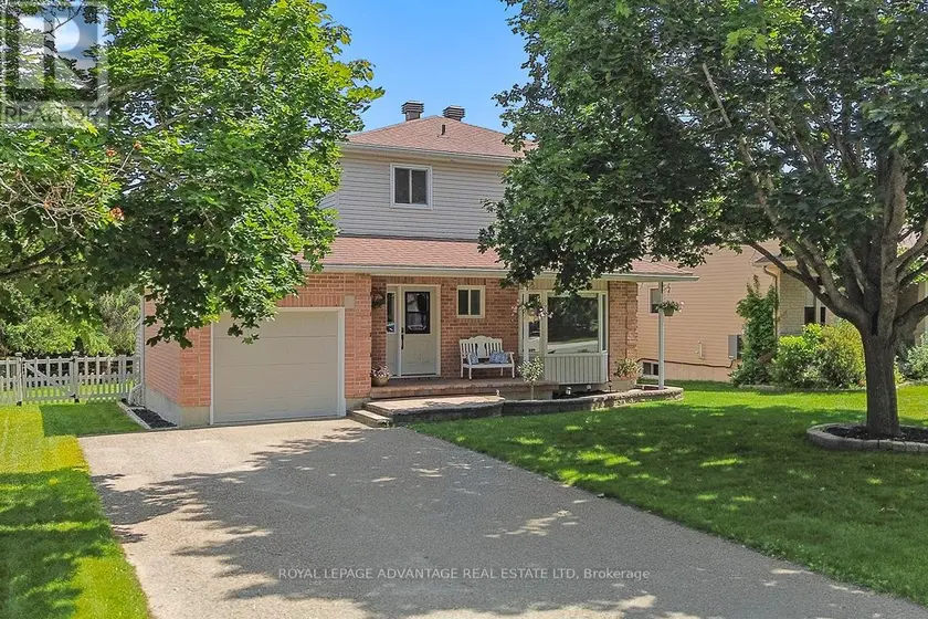 Detached at 14 TREELAWN BOULEVARD, Perth