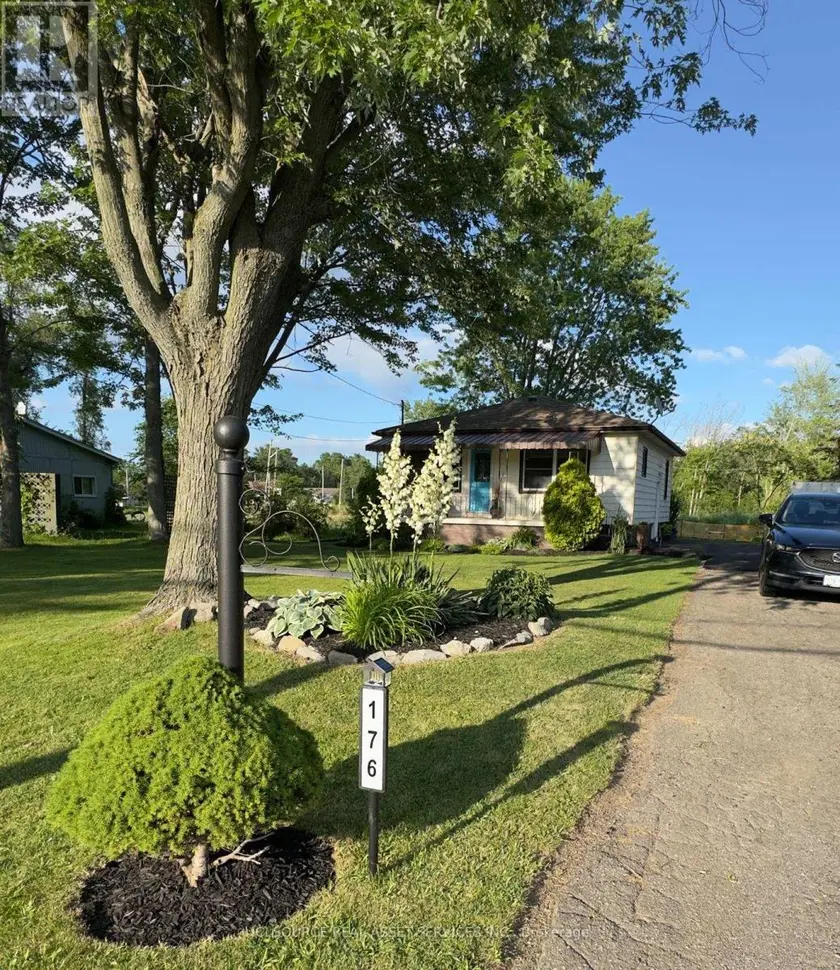 Detached at 176 KINGSWAY STREET, Welland