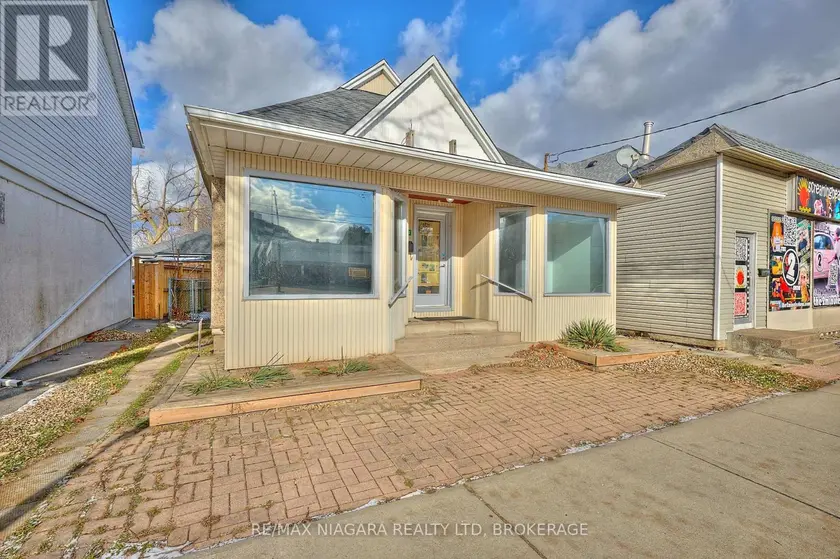 Detached at 105A WELLAND AVENUE, St. Catharines