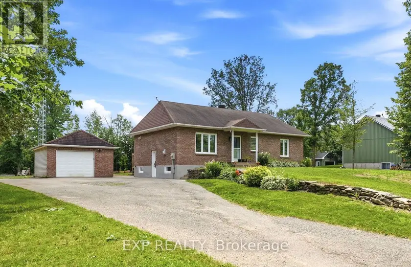 Detached at 15302 CONCESSION 8 & 9 ROAD, North Stormont