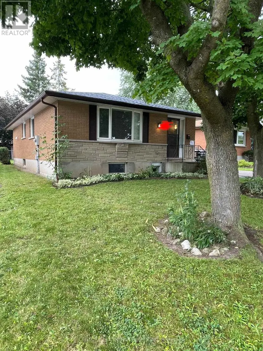 Detached at LOWER - 275 TOLL GATE BOULEVARD, Waterloo