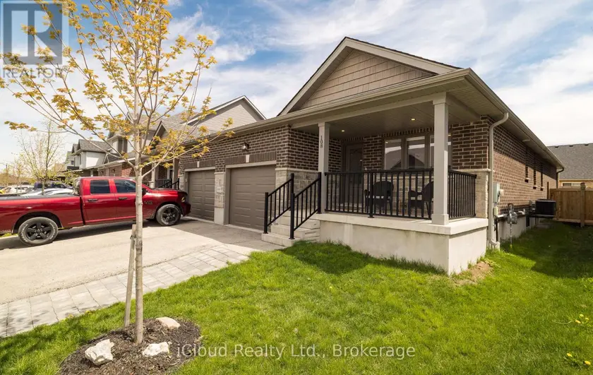 Semi-Detached/Link at 108 STEPHENSON WAY, Minto