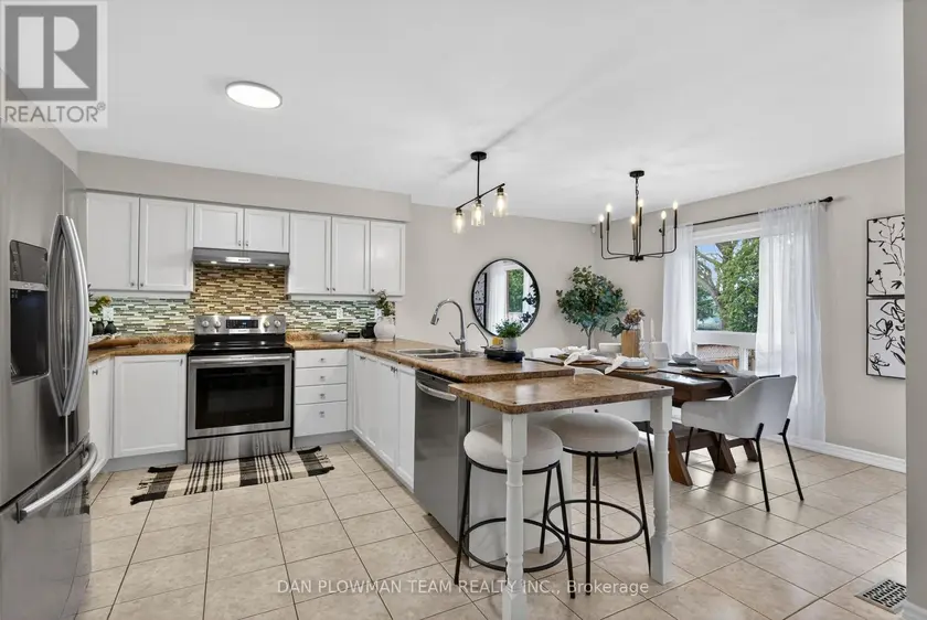 Detached at 10 SPRINGBANK ROAD, Kawartha Lakes (Omemee)