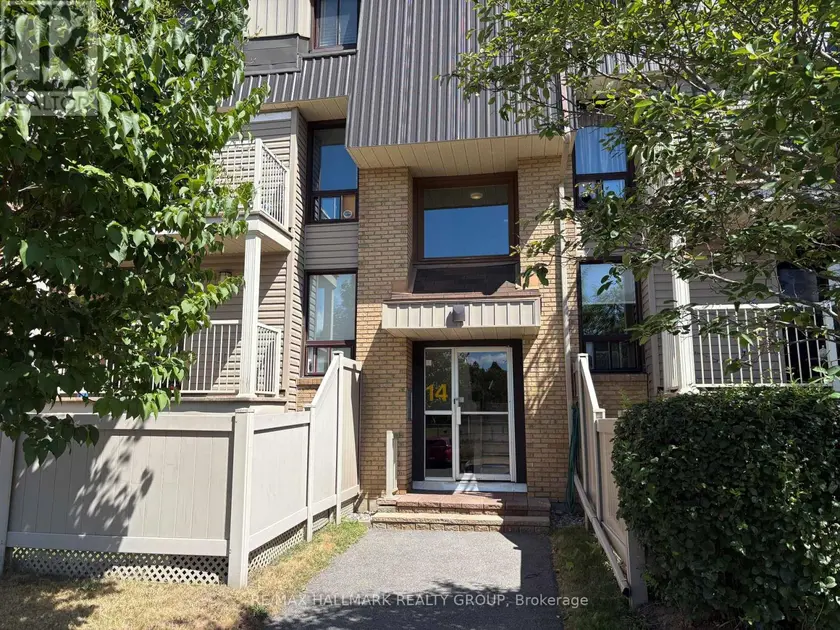 Townhouse at 4 - 14 SWEETBRIAR CIRCLE, Ottawa