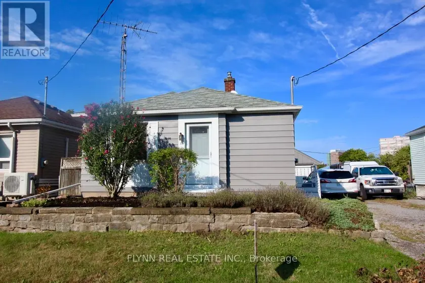Detached at 86 ARGYLE CRESCENT, St. Catharines