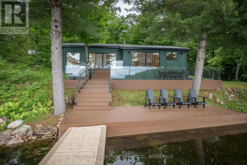 Detached at 1452 LEGGAT LAKE ROAD, Frontenac