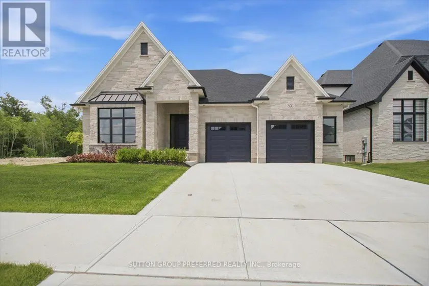 Detached at 876 EAGLETRACE DRIVE, London North