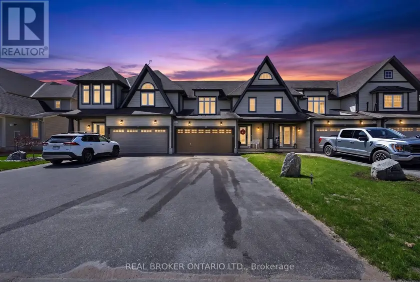 Townhouse at 12 MASTERS CRESCENT, Georgian Bay (Baxter)
