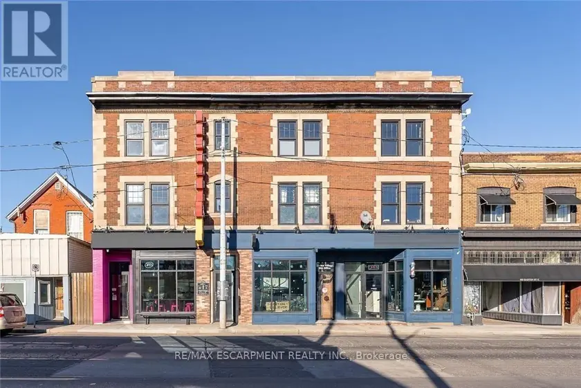 Detached at 302 - 657 BARTON STREET E, Hamilton