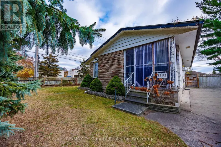 Detached at 1393 THORMAN DRIVE, Cambridge