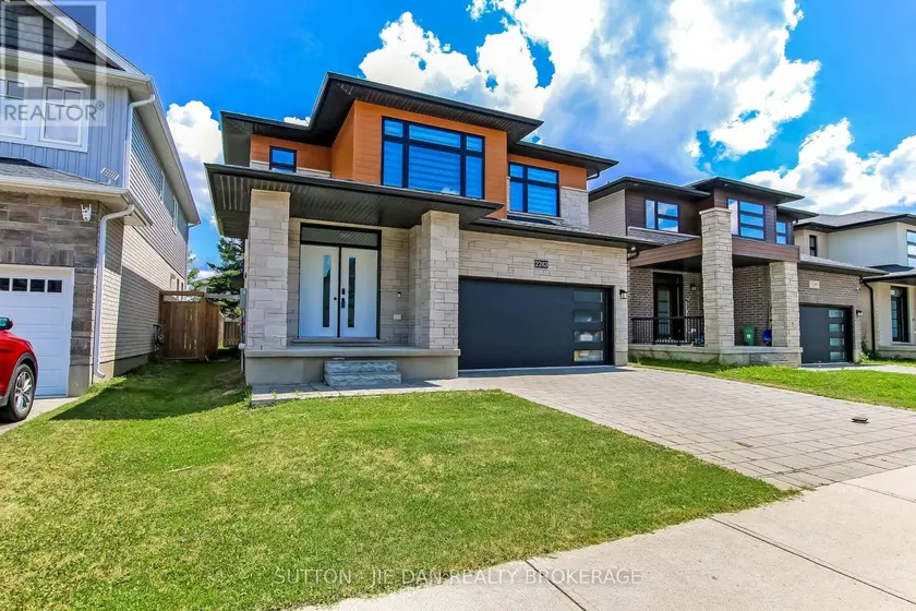 Detached at 2283 TOKALA TRAIL, London