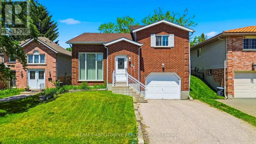 Detached at UPPER - 146 BANKSIDE DRIVE N, Kitchener