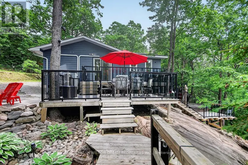 Detached at 1049 CROTCH LAKE TRAIL, Frontenac