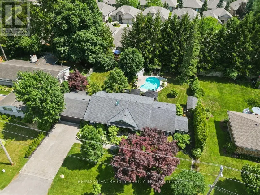 Detached at 7 NORTHCREST DRIVE, London