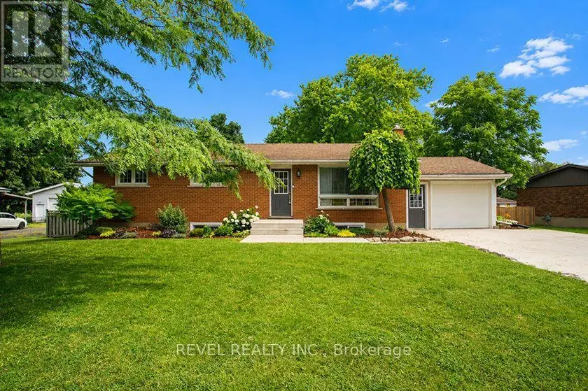 Detached at 41 PINEHILL DRIVE, Brantford