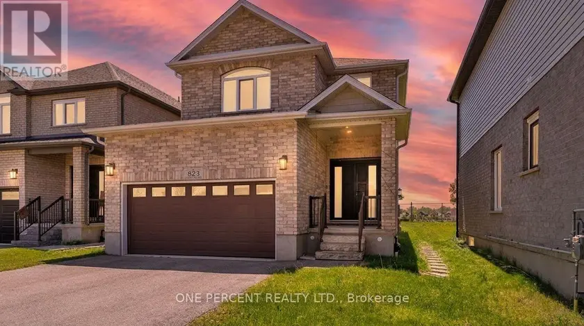 Detached at 823 CEDARPARK WAY, London