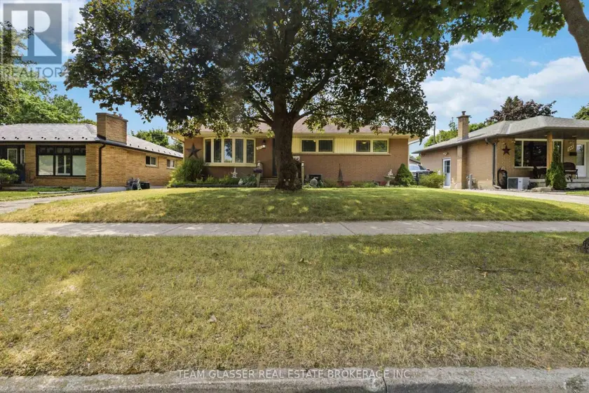 Detached at 307 TWEEDSMUIR AVENUE, London East