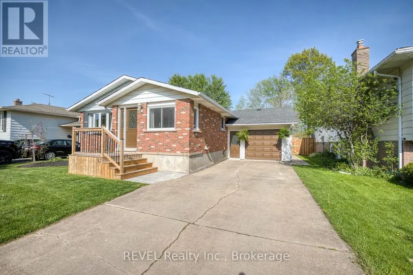 Detached at 92 ROYAL OAK DRIVE, Welland
