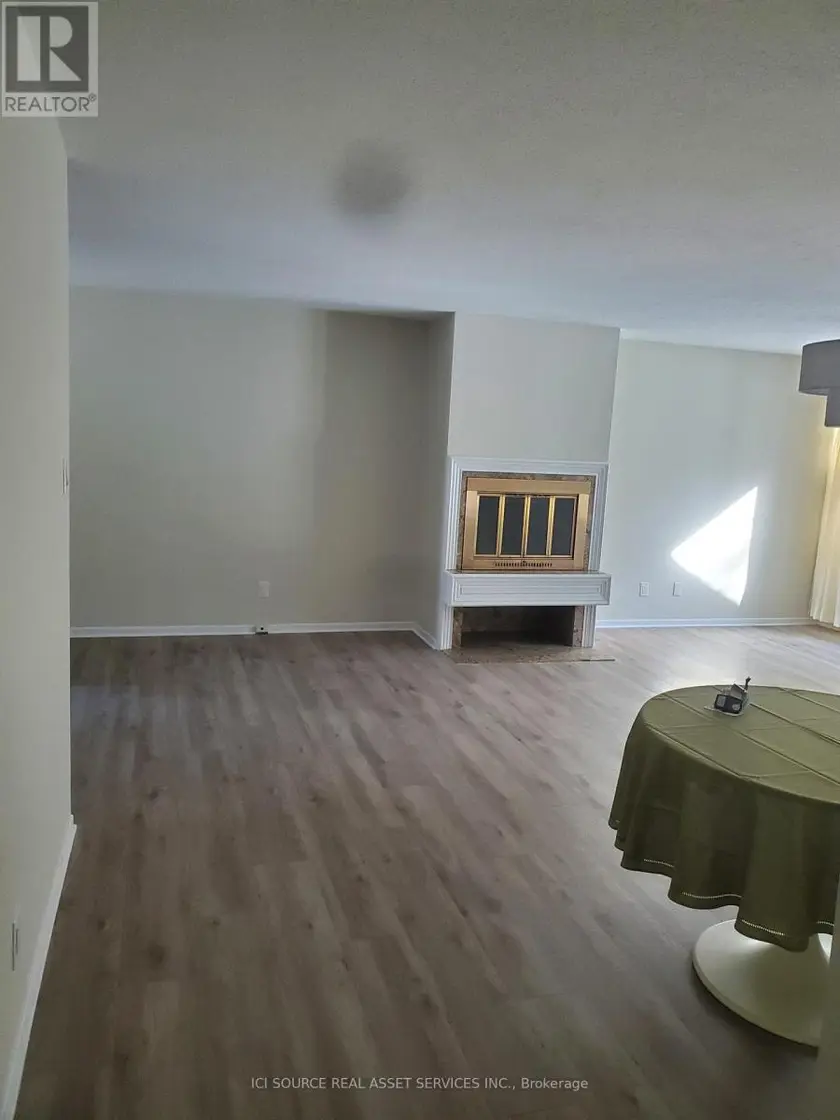 Townhouse at 15 TORREY PINES COURT, Ottawa