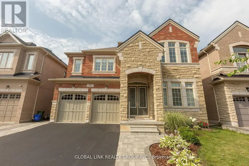 Detached at 44 GOLDEN HAWK DRIVE, Hamilton