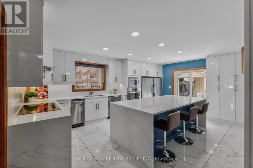 Detached at 41 CANDOR CRESCENT, Hamilton