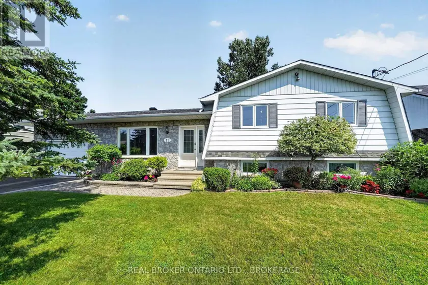 Detached at 11 ALBERT STREET, Casselman