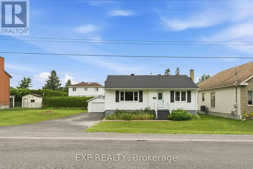 Detached at 1613 QUEENSDALE AVENUE, Ottawa
