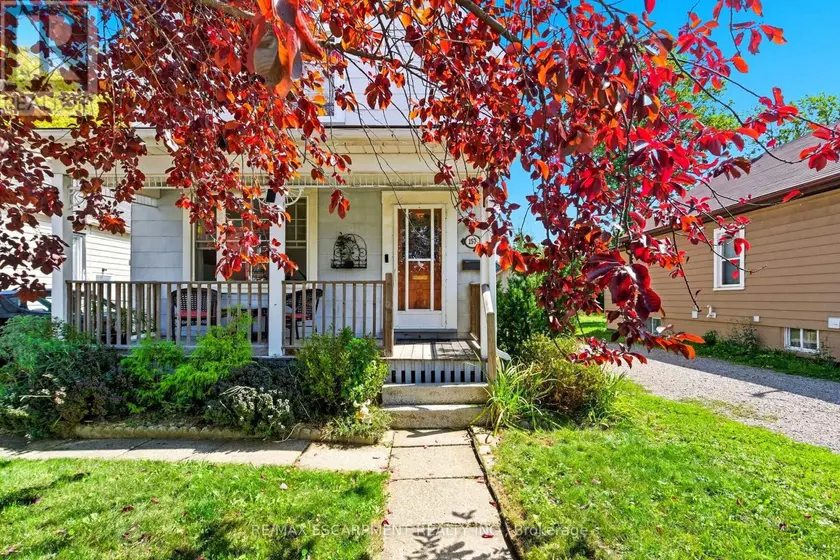 Detached at 157 EAST 5TH STREET, Hamilton