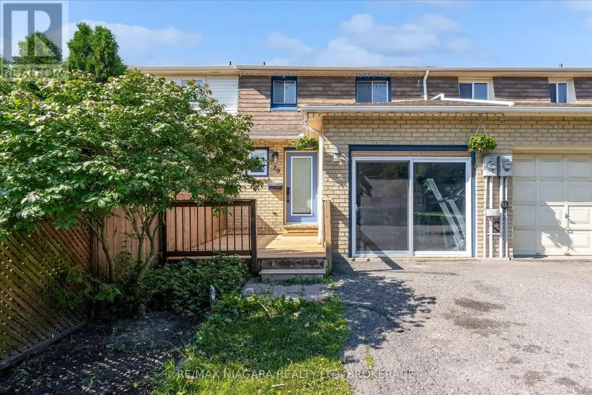 Townhouse at 29 ROMY CRESCENT, Thorold (Confederation Heights)