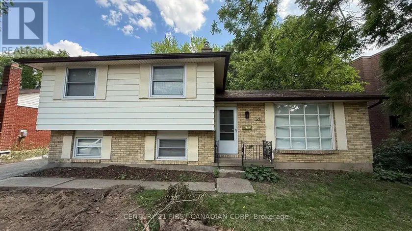 Detached at UPPER - 453 CASTLEGROVE BOULEVARD, London North