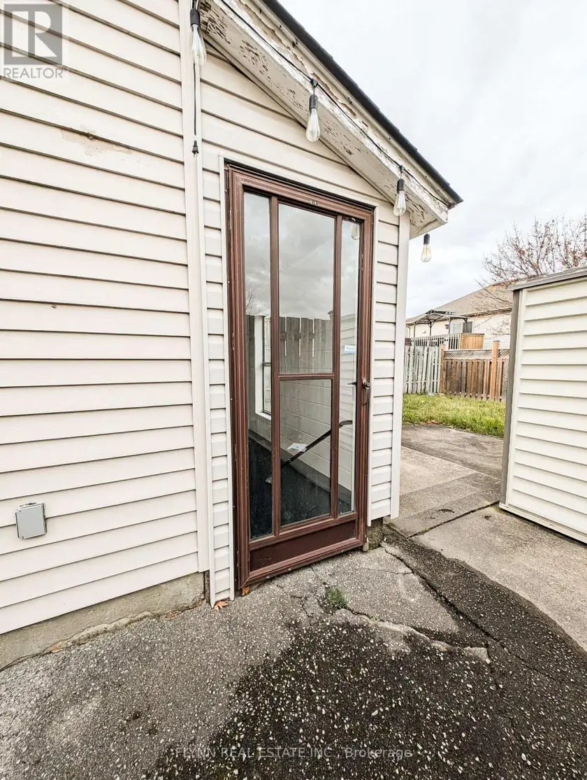 Semi-Detached/Link at 2 - 164 WINDSOR STREET, Welland