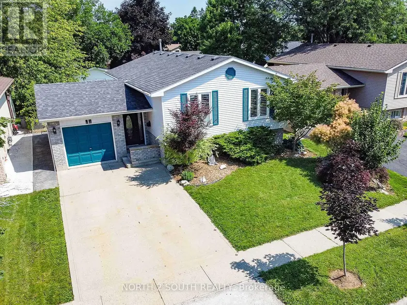 Detached at 10 LATZER CRESCENT, Brantford