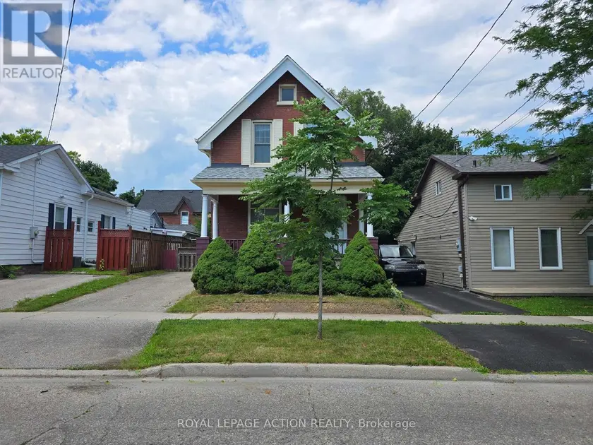 Detached at 196 WELLINGTON STREET, Brantford
