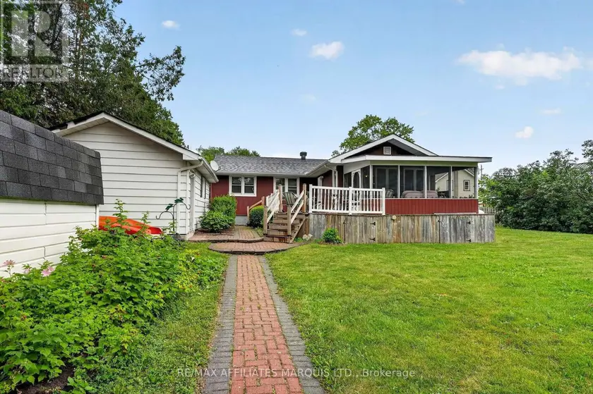 Detached at 4868 COUNTY RD 20 ROAD, South Glengarry