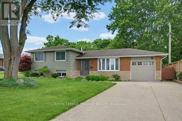 Detached at 5 WARREN CRESCENT, St. Thomas
