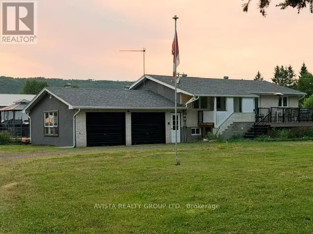 Detached at 5751 HWY 61, Neebing