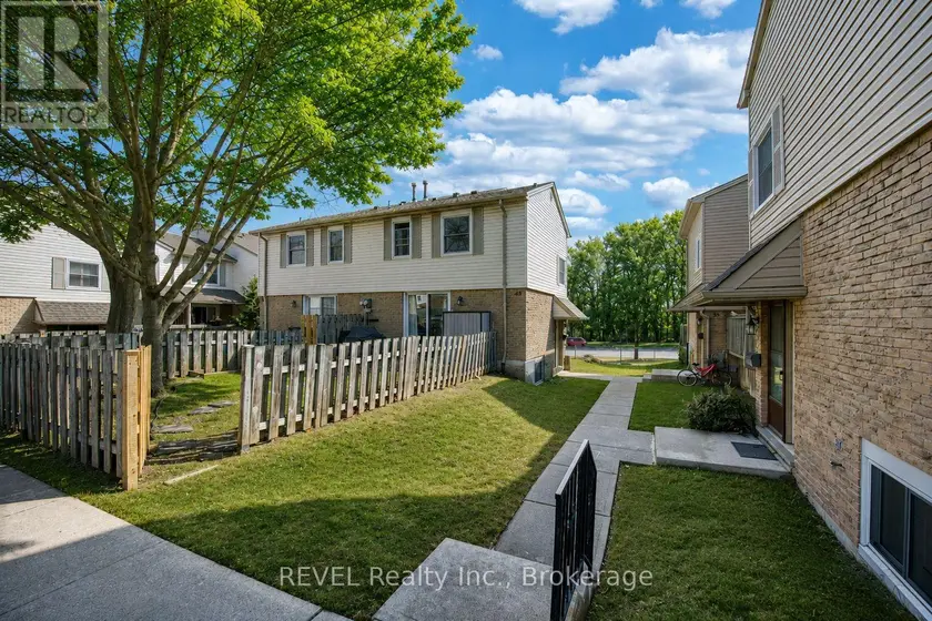 Townhouse at 43 - 1300 UPPER OTTAWA STREET, Hamilton