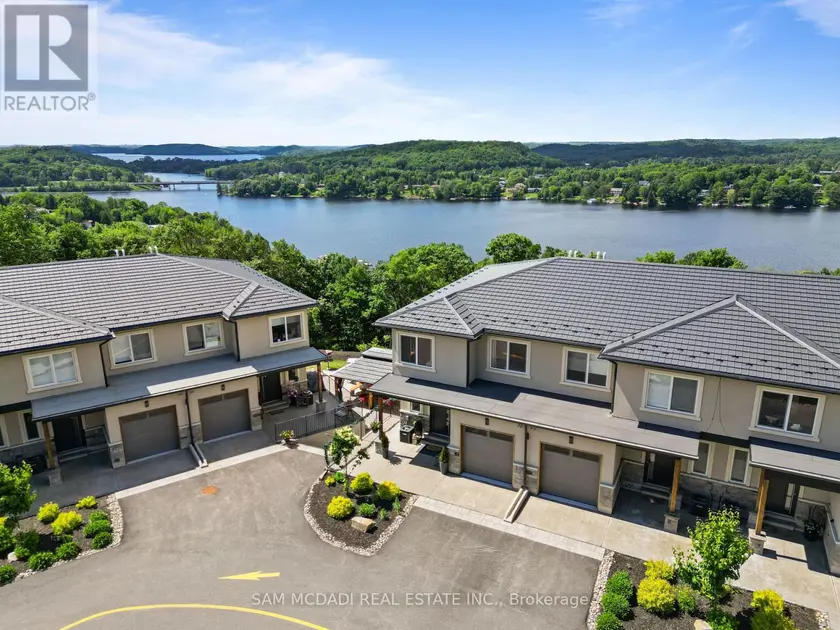 Townhouse at 2 - 21 HORIZON LANE, Huntsville