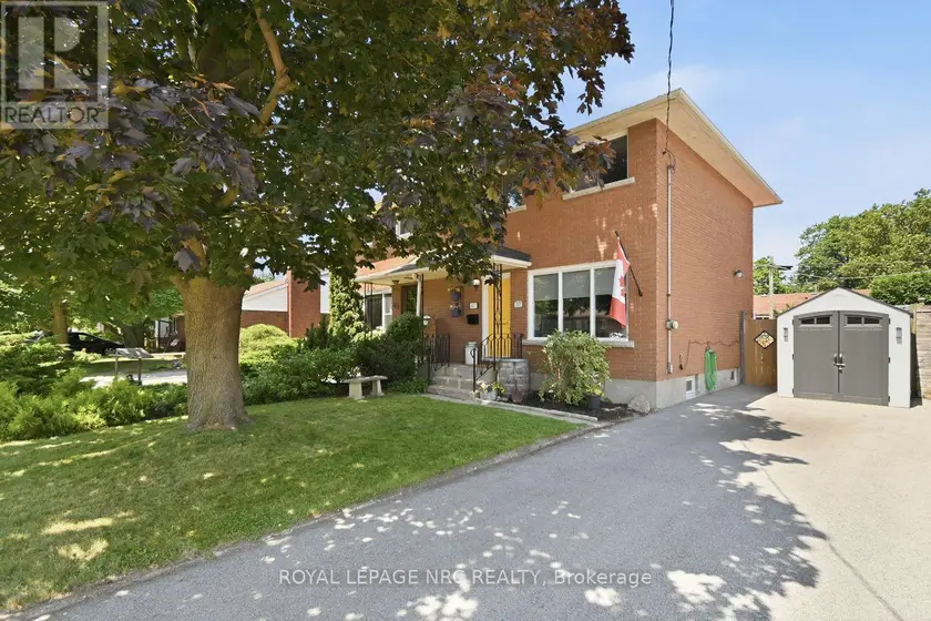 Semi-Detached/Link at 71 WILDWOOD ROAD, St. Catharines