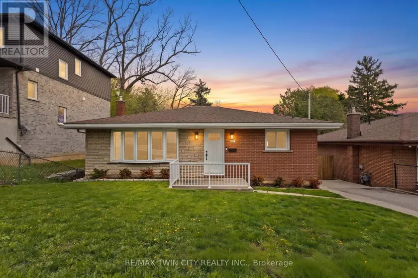Detached at 87 ST PAUL AVENUE, Brantford