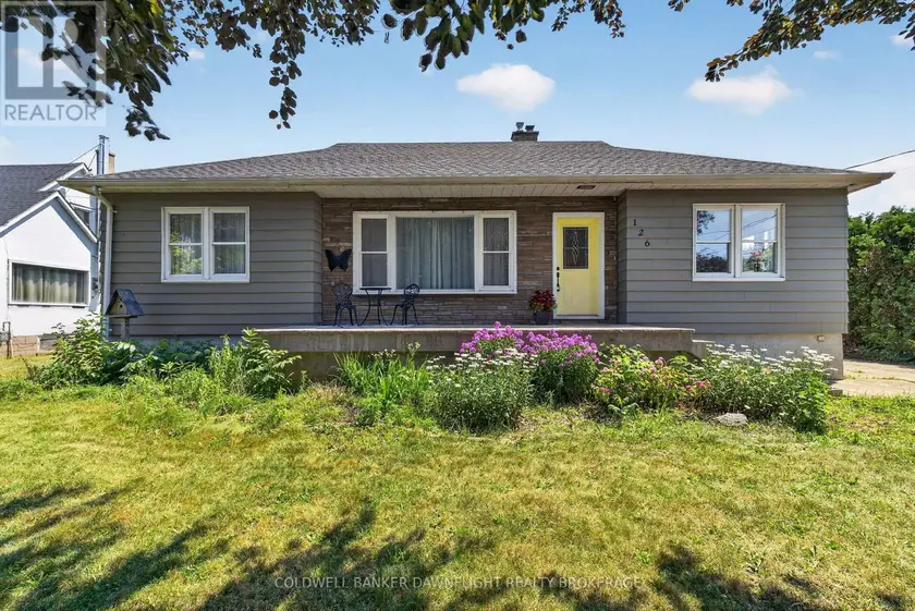 Detached at 126 CENTRE STREET, Bluewater