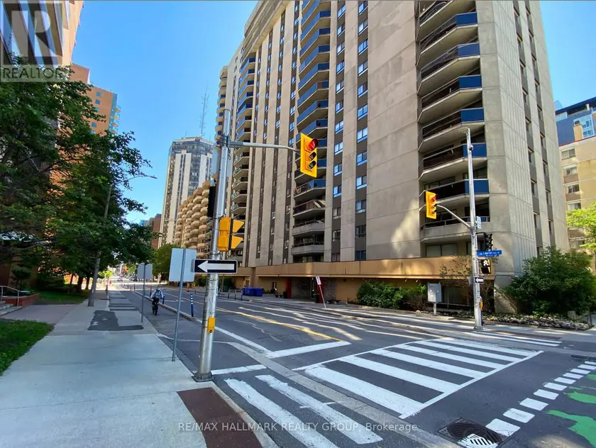 Apartment at 902 - 470 LAURIER AVENUE W, Ottawa