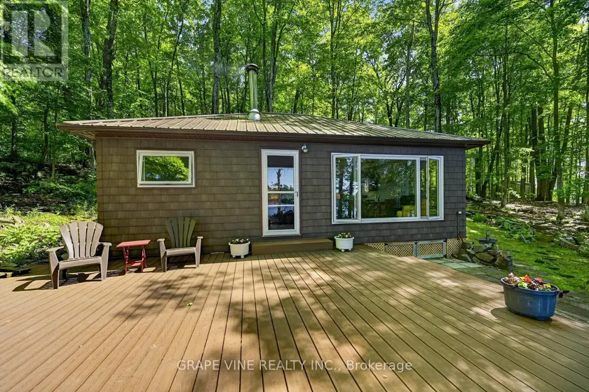 Detached at 1010 FIREFLY LANE, Frontenac