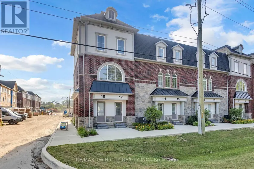Townhouse at 17 - 677 PARK ROAD N, Brantford