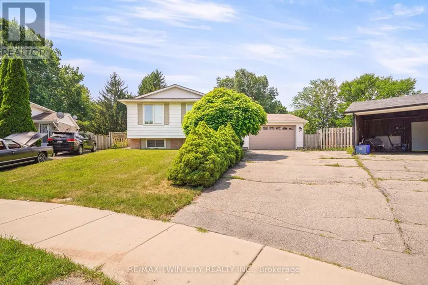 Detached at 14 THISTLEDOWN DRIVE, Brantford