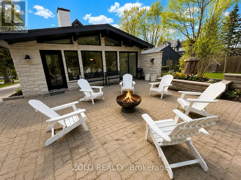 Detached at 64 JOSEPH STREET, Muskoka Lakes