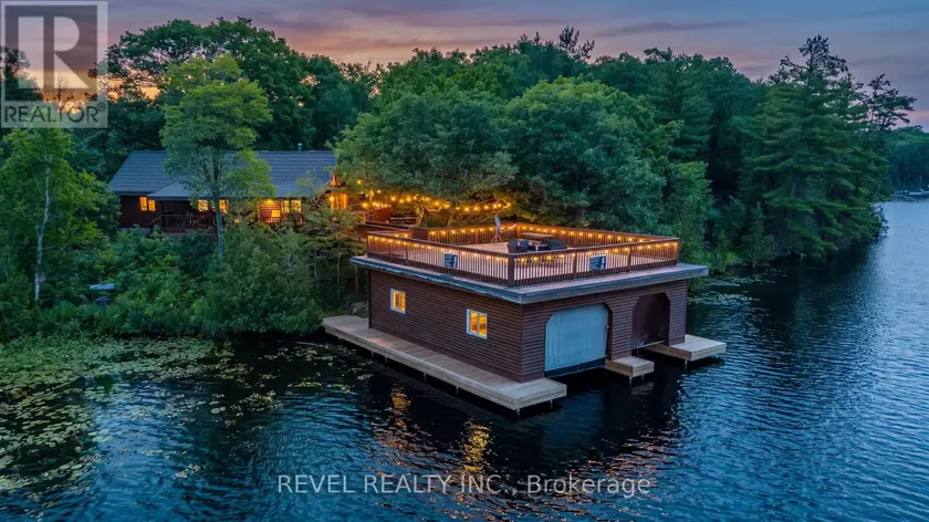 Detached at 180 LAKE ROAD, Georgian Bay