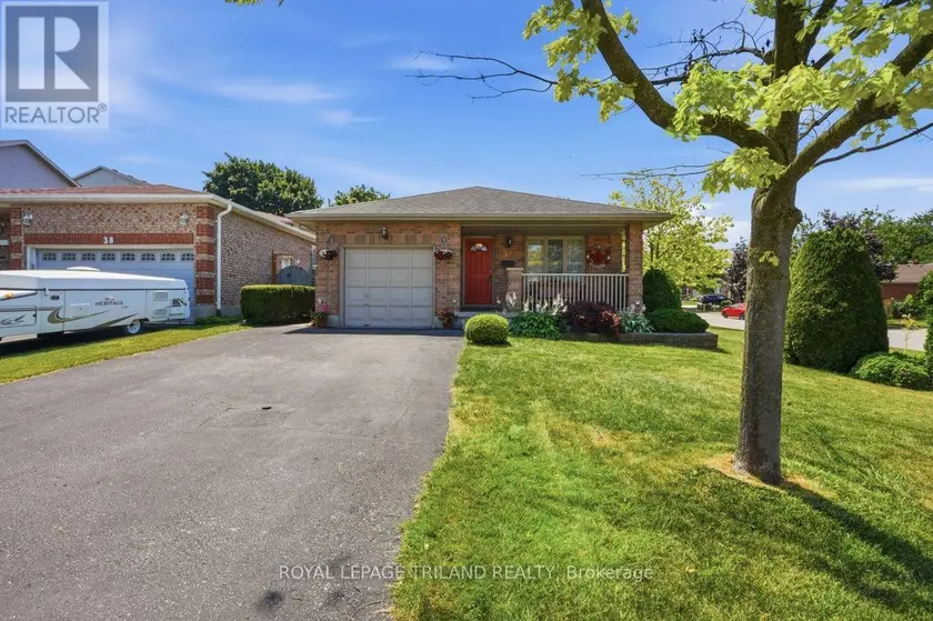 Detached at 34 GERALD CRESCENT, London South