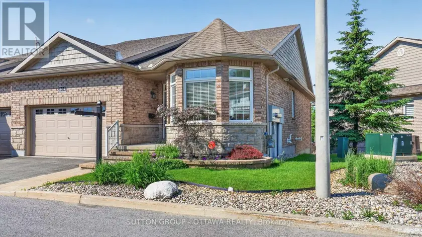 Townhouse at 104 PASSAGEWAY PRIVATE, Ottawa